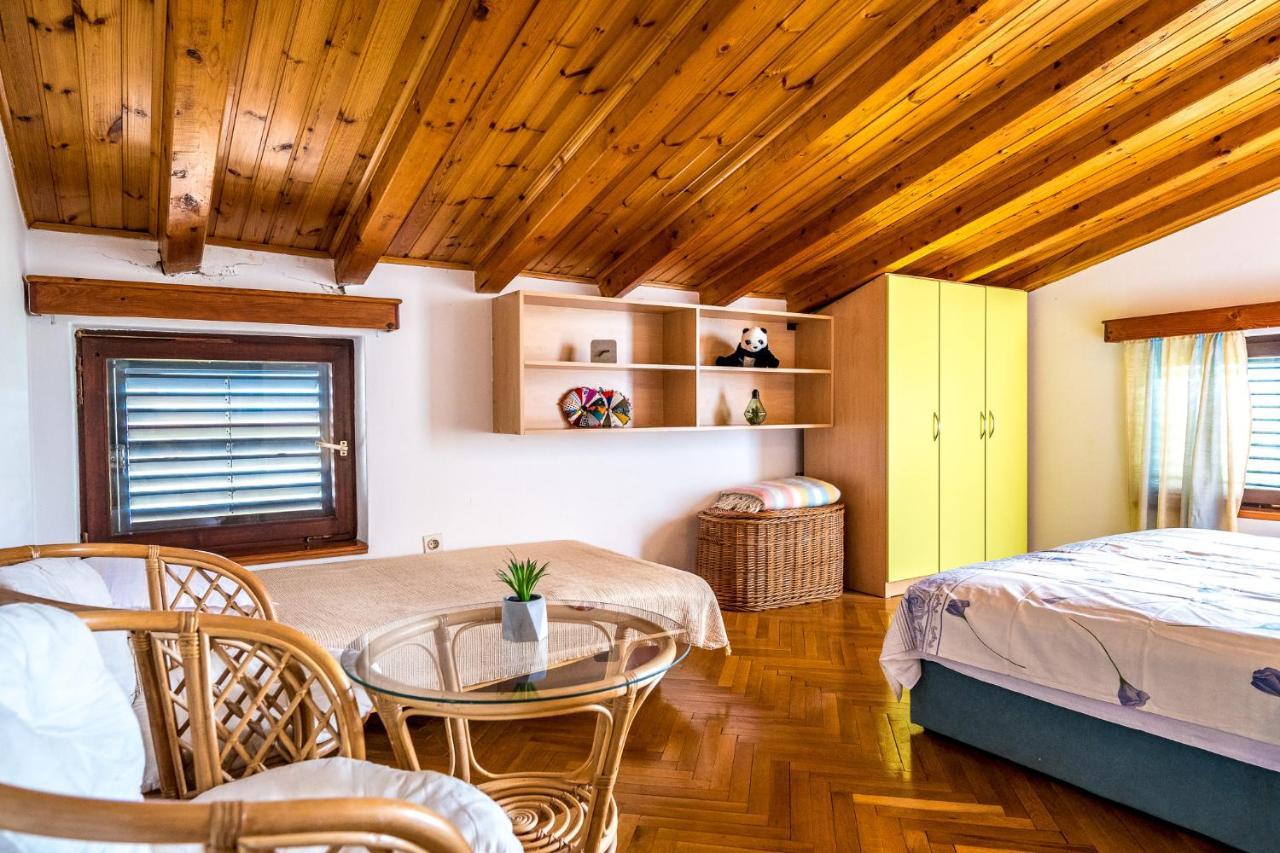 Apartmani Rosa Turanj Exterior photo